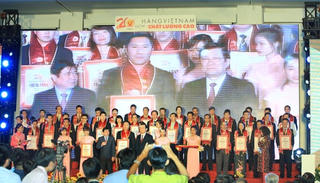 Thực phẩm Đức Việt nhận giải Hàng Việt Nam chất lượng cao 2016