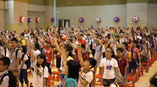 Trải nghiệm tương lai cùng Trại hè Vinschool 2015