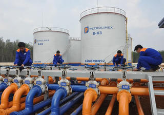 Nhập khẩu xăng dầu tăng