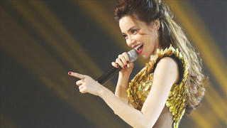 Hồ Ngọc Hà trình diễn mở màn cho đêm chung kết VNTM All stars