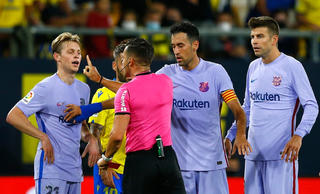 HLV Koeman nhận thẻ đỏ trực tiếp, Barca ‘lao dốc’ chưa từng thấy sau 18 năm