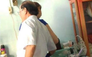 Kỷ luật khiển trách Phó giám đốc sở sàm sỡ nữ tạp vụ