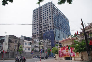 Hà Nội: Cao ốc số 8B Lê Trực xây vượt 16m?