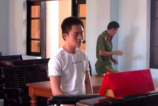 Ba năm tù cho kẻ tàng trữ, mua bán trái phép ma túy
