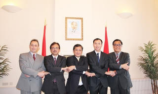 Thành lập Ủy ban ASEAN tại La Hay
