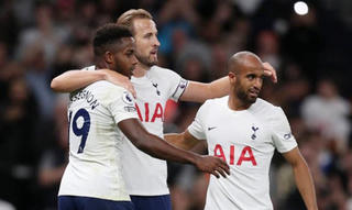 Harry Kane lập cú đúp giúp Tottenham ngược dòng tại Conference League 2021