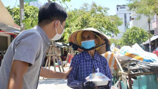 'Bếp ăn 0 đồng' của thầy cô ở Đà Nẵng