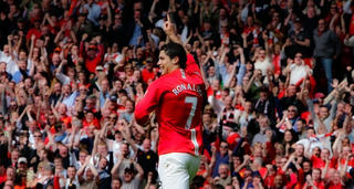 Ronaldo viết tâm tư ‘đẫm nước mắt’ chia sẻ việc trở lại Man United