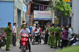 Nổ lớn tại ngôi nhà 5 tầng, 4 thanh niên bị bỏng