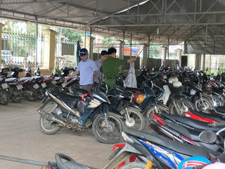 Đâm chết vợ tại bệnh viện rồi tự sát