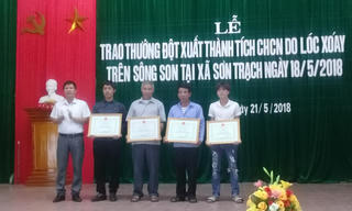 Khen thưởng 21 cá nhân dũng cảm cứu khách du lịch bị nạn trên sông Son