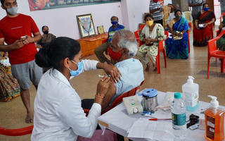 Ấn Độ trong cuộc đua vaccine