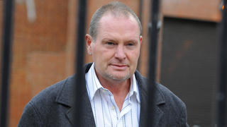 Paul Gascoigne bị buộc tội tấn công tình dục trên tàu