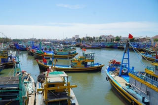 Bán 'cần câu cơm'