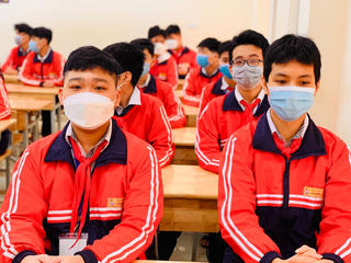 Phụ huynh như 'ngồi trên đống lửa', chờ đợi công bố môn thi thứ 4 vào lớp 10 THPT 