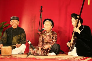 Lập Hội đồng xét tặng danh hiệu NNND, NNƯT