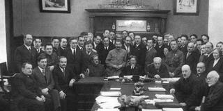 Các lãnh tụ Cách mạng Nga Xô viết trong buổi đầu lập quốc: Chống lại lòng tham vật chất