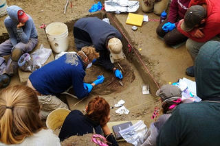 Hé lộ nguồn gốc “bé gái 11.500 tuổi”