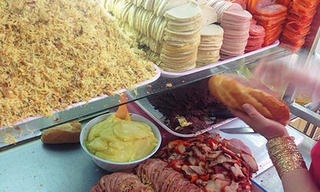 Bánh mỳ chả cá - đặc sản Sài Gòn