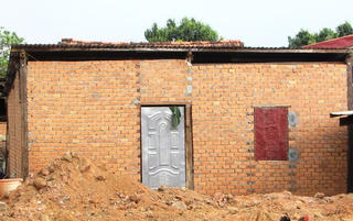 Xem xét kỷ luật giáo viên chiếm đất xây nhà trái phép