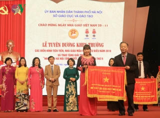 Hà Nội tuyên dương 40 nhà giáo mẫu mực tiêu biểu