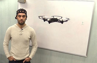 Máy bay điều khiển bởi suy nghĩ