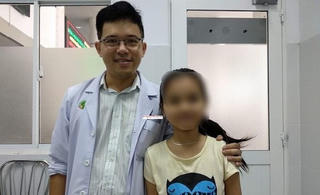 Cứu sống bệnh nhi 10 tuổi mang khối u hiếm gặp
