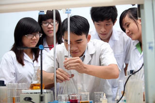 Nghiên cứu khoa học trong trường đại học: Thầy trò cùng phải đam mê