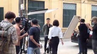 Bạn trai kém tuổi của ca sĩ Lệ Quyên xuất hiện trong 'Thương ngày nắng về'