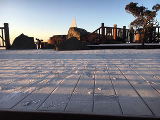 Hà Nội mát mẻ, Fansipan xuất hiện băng giá