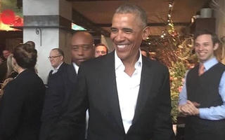 Đường phố New York 'náo loạn' vì sự xuất hiện của Ông Obama