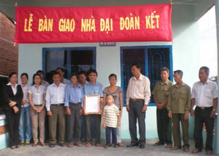 Hỗ trợ 20,4 tỷ đồng xây dựng và sửa chữa nhà Đại đoàn kết