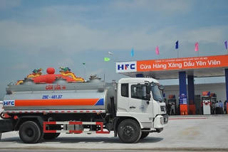 Vụ gắn chíp ‘chôm’ xăng: Bắt 2 cửa hàng trưởng và 6 nhân viên