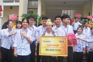 Hàng nghìn người chào đón nhà vô địch Olympia 2020 trở về