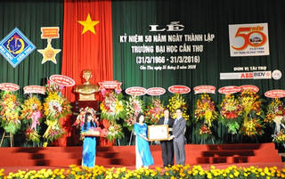 Đại học Cần Thơ đón nhận Huân chương Lao động hạng Nhất (lần 2)