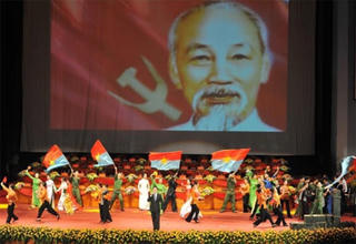 Tổ chức các hoạt động nghệ thuật chào mừng Đại hội Đại biểu toàn quốc lần thứ XII