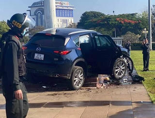 Khởi tố tài xế gây tai nạn tông liên hoàn 5 xe máy và 1 ô tô