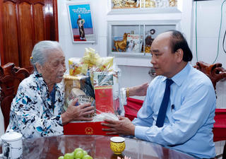 Để mọi người, mọi nhà đều có Tết