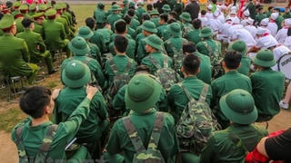 Khởi tố 3 bị can làm giả giấy tờ để hoãn nghĩa vụ quân sự