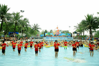 Ngày hội mở cửa Công viên nước Hồ Tây