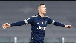 Cristiano Ronaldo san bằng kỷ lục ghi bàn nhiều nhất lịch sử bóng đá