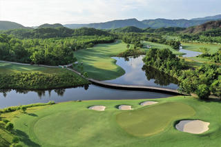 Sân golf của Sun Group lần thứ 5 liên tiếp lập 'cú đúp' tại World Golf Awards