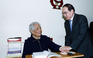 Chủ tịch Nguyễn Thiện Nhân thăm và chúc Tết các vị nguyên lãnh đạo Đảng, Nhà nước