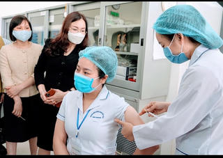 Hải Phòng: Ưu tiên tiêm bổ sung, nhắc lại cho người có bệnh nền, nhân viên y tế