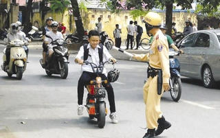 Từ 1/3 Xe máy điện phải mua bảo hiểm bắt buộc