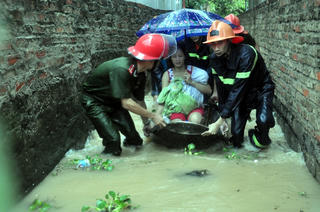 Gần 42 tỷ đồng ủng hộ đồng bào vùng lũ Quảng Ninh