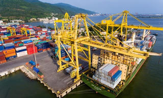 Tìm cách kéo giảm chi phí logistics