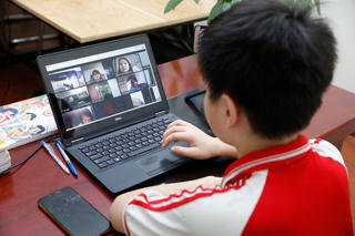 Hỗ trợ học sinh trong mùa dịch