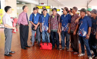 Indonesia trao trả 17 ngư dân Việt Nam về nước