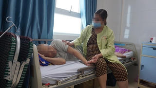 Chủ tịch tỉnh Thanh Hóa họp khẩn xử lý vụ 'bệnh nhân ung thư 'dài cổ' chờ sửa máy xạ trị'
